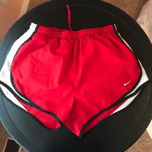 NIKE running shorts size M